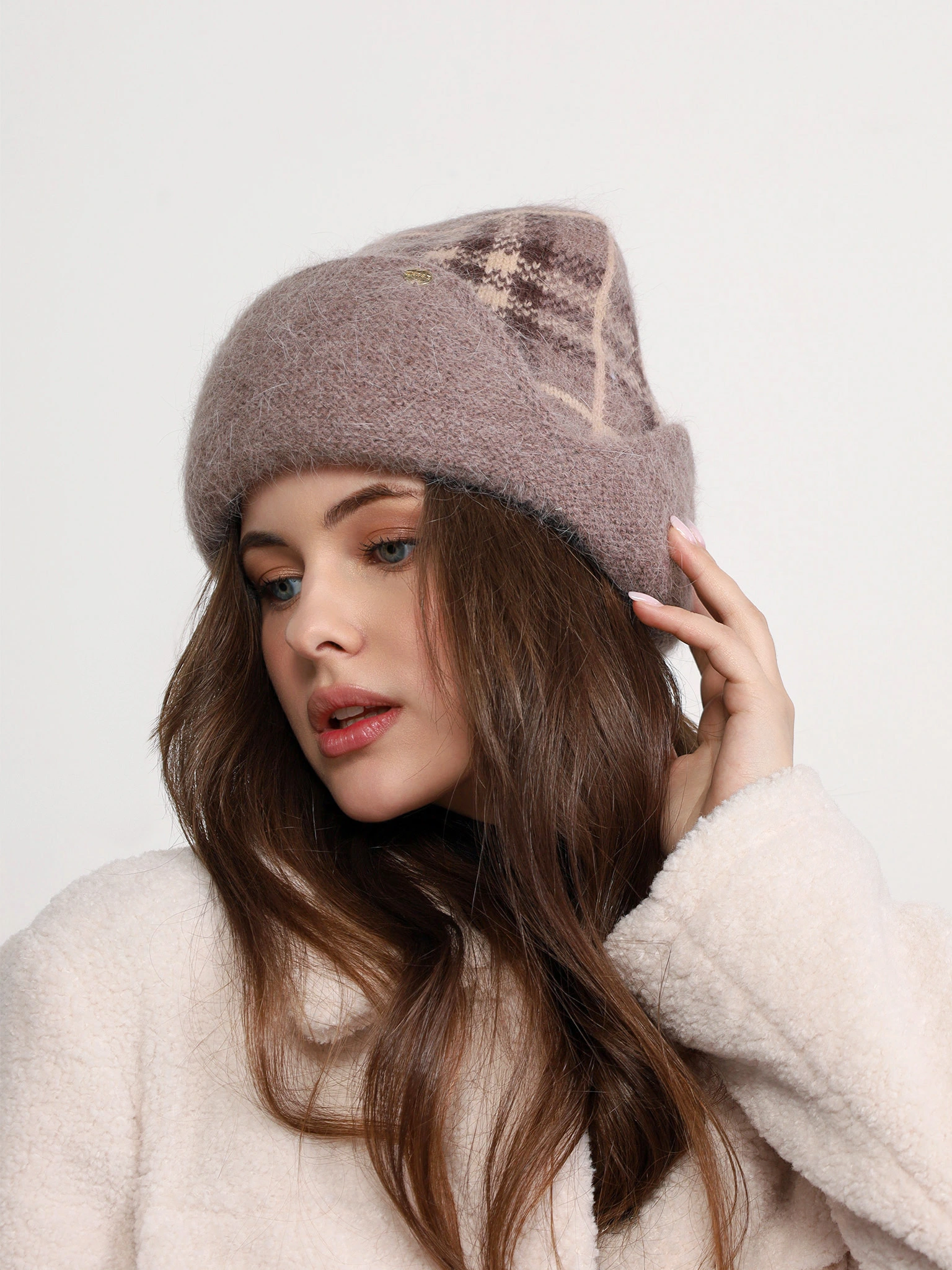 Шапка-ушанка из ангоры и нейлона с отворотом в ассортименте